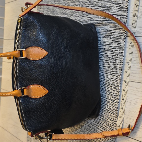 Dooney & Bourke Black and Brown Leather Satchel With Matching Key  Ring - Picture 3 of 15